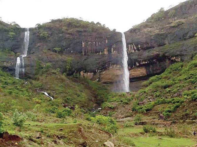 Pandavkada Waterfalls best in  Maharashtra bottom view