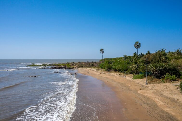 Madh Island Beach top view - best beaches in maharashtra