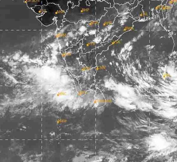 #MumbaiRains Latest Twitter Update: Will #CycloneSitrang hit Mumbai?